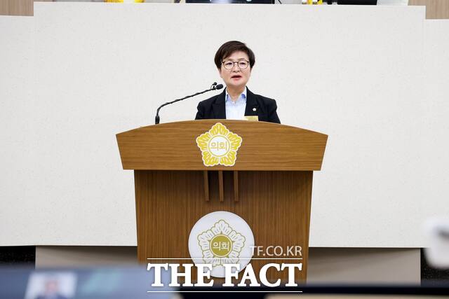 한상화 당진시의원은 22일 5분 자유발언을 통해 공설묘지의 탈플라스틱·탄소중립 실천을 위한 제도 마련을 제안했다. /당진시의회