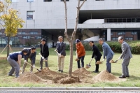  한화손해보험, 연세대와 생태벚꽃길 조성 협약