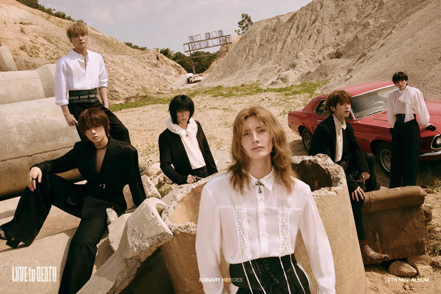 엑스디너리 히어로즈가 24일 오후 1시 새 미니 앨범 LXVE to DEATH를 발매한다. 이번 앨범에는 타이틀곡 ICU를 포함해 7개 트랙이 수록된다./JYP엔터테인먼트