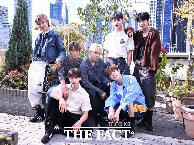 넥스지 멤버들은 신곡 Beat-Boxer의 주요 감상 포인트로 화려하고 에너지 넘치는 퍼포먼스를 꼽았다./이새롬 기자