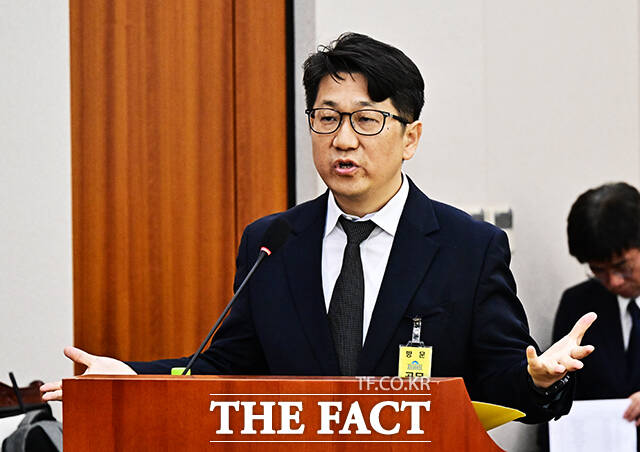 문지석 광주지검 부장검사가 23일 오전 서울 여의도 국회 법제사법위원회에서 열린 서울고등검찰청, 수원고등검찰청, 서울중앙지방검찰청 등에 대한 국정감사에 출석해 질의에 답변을 하고 있다. /국회=배정한 기자