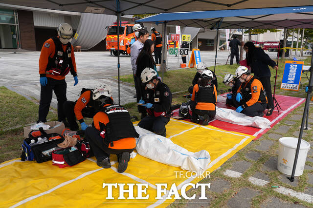서천군이 풍수해·산사태 등 각종 재난 상황에 대비하기 위해 경찰·소방 등 유관기관과 2025년 재난대응 안전한국훈련을 실시하고 있다. /서천군
