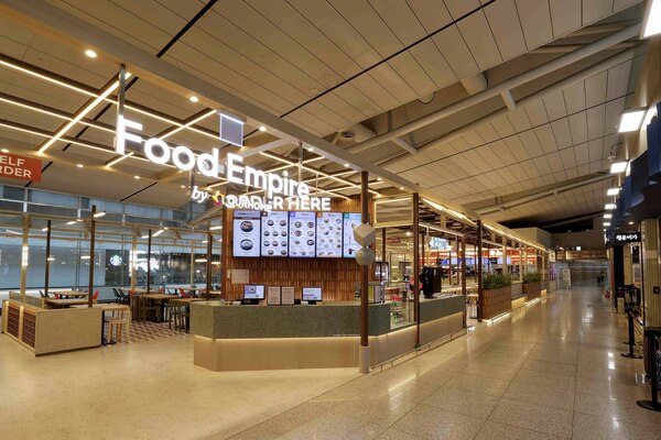 아워홈은 인천국제공항 제1여객터미널 동편에 프리미엄 푸드홀 푸드엠파이어를 오픈했다. /아워홈