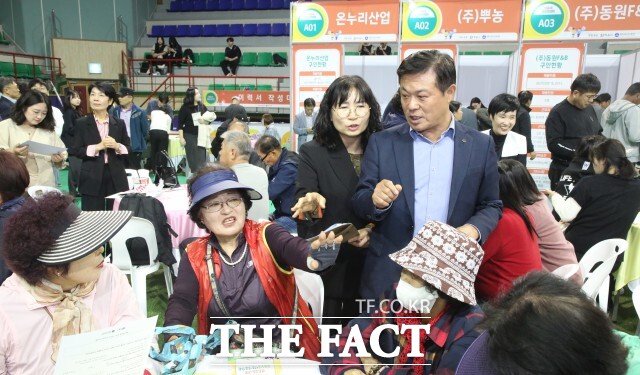 23일 정읍시 실내체육관에서 2025 정읍시 하반기 취업박람회가 열리고 있다. /정읍시