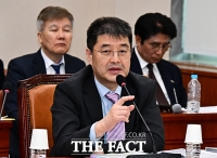  질의에 답변하는 강석원 한국저작권위원장 [포토]