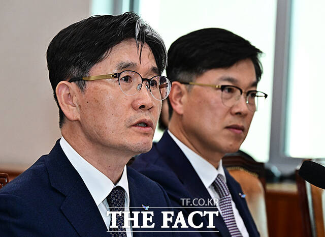 오동운 공수처장이 24일 오후 서울 여의도 국회 법제사법위원회에서 열린 고위공직자범죄수사처에 대한 국정감사에 출석해 질의를 듣고 있다. /국회=배정한 기자