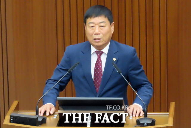 김충식 세종시의원이 24일 시의회 제101회 임시회 제2차 본회의에서 5분 자유발언을 하고 있다. /김형중 기자