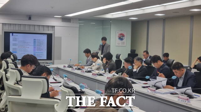 정원도시 기본계획 수립 및 설계용역 중간보고회가 24일 오후3시 세종시청 집협실에서 열리고 있다. /세종시