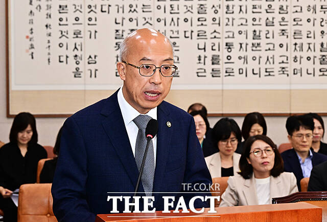 업무보고하는 조원철 법제처장.