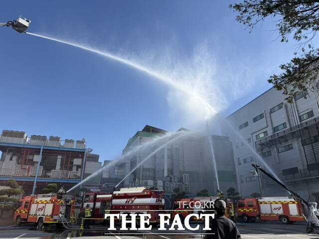아산시가 24일 실옥동 경보제약공장에서 복합재난 상황을 가정한 재난대응 안전한국훈련을 진행했다. /아산시