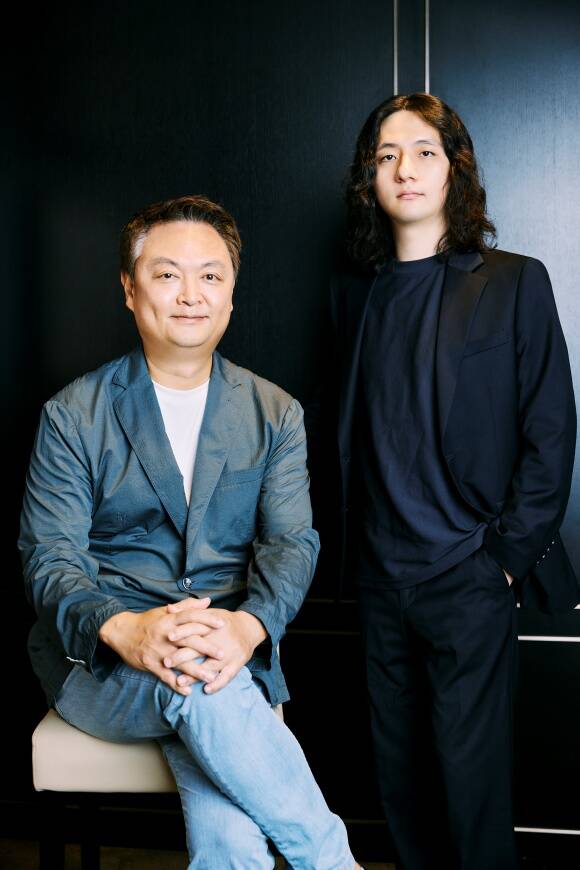 강윤성 감독(왼쪽)과 권한슬 연출은 영화 중간계 개봉을 기념해 <더팩트>와 인터뷰를 진행했다. /CJ CGV