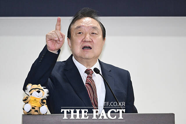 축사하는 정대철 헌정회장.