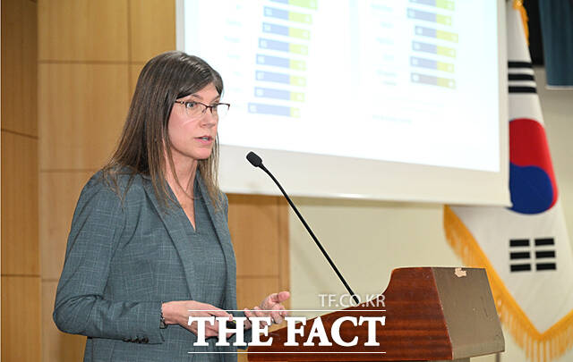 발표하는 메리 스테그마이 미주리대 트루만 행정대학 교수.