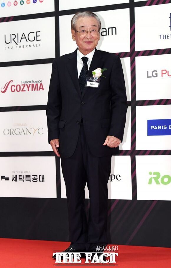 배우 이순재는 지난해 2024 KBS 연기대상 대상 수상 이후 사실상 활동을 중단하고 있어 건강에 이상이 생긴 것이 아니냐는 걱정이 커지고 있다./더팩트DB