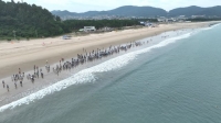  완도 신지 명사십리, 자연이 만든 '맨발 걷기 치유 명소'로 각광