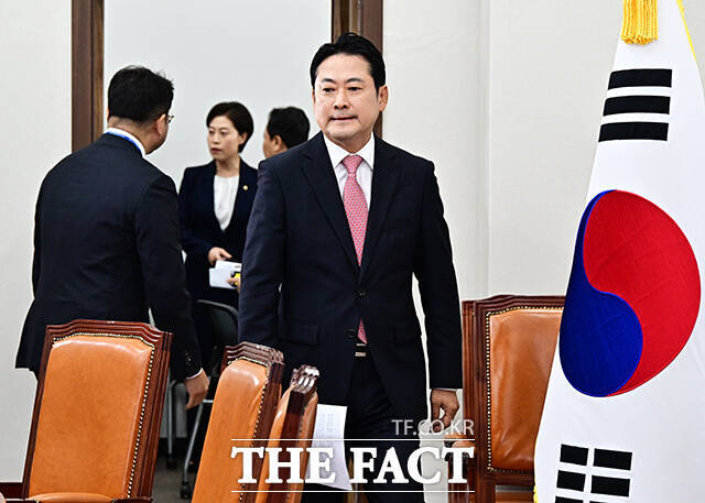 장동혁 국민의힘 대표가 이재명 정부가 내놓은 10·15 부동산 대책에 대해 주거 안정이 아닌, 주거 파괴 정책이라고 직격했다. /국회=배정한 기자