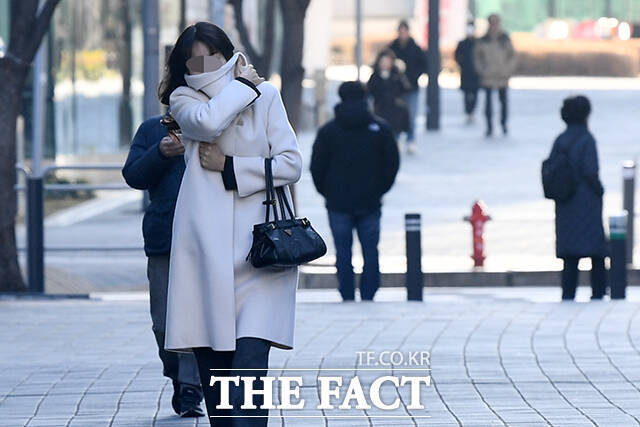 기상청에 따르면 월요일인 27일에는 아침 기온이 전날보다 낮아진다. /서예원 기자