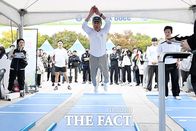 9988 서울체력장 참석해 체력 측정하는 오 시장.