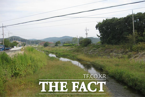 홍수 대응 능력을 강화하기 위해 파주 동문천 지방하천 정비사업이 진행될 경기 파주시 동문천의 모습. /경기도