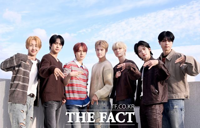 뉴비트는 6일 정오 첫 번째 미니앨범 LOUDER THAN EVER를 발매하고 컴백한다. 이번 앨범은 전곡이 영어 가사로 이루어진 것이 특징이다./이새롬 기자