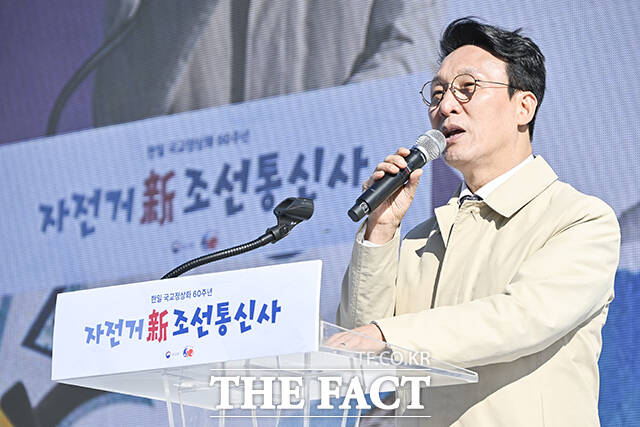 김민석 국무총리는 27일 자전거 신(新) 조선통신사 행사에서 조선통신사는 어쩌면 지금 한류의 원조가 아닐까 생각한다고 밝혔다. /청사사진기자단