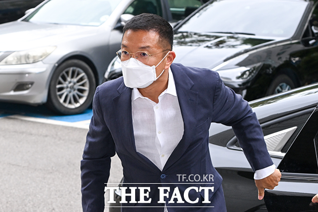 서울 강남경찰서는 사기 혐의를 받는 윤관 블루런벤처스(BRV) 대표를 증거 불충분에 따른 혐의없음으로 불송치했다고 27일 밝혔다. /장윤석 기자