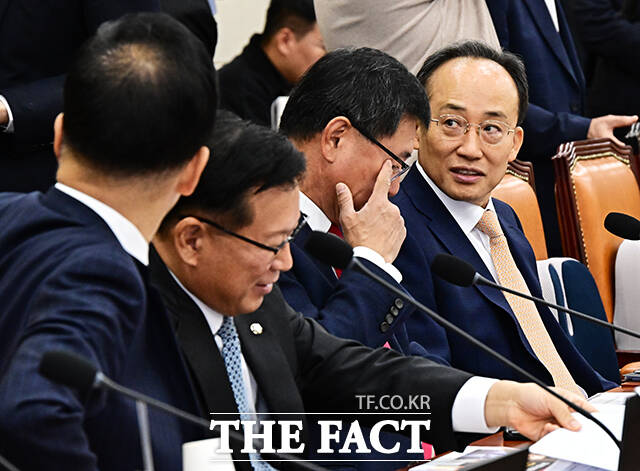 추경호 국민의힘 의원이 27일 오전 서울 여의도 국회 정무위원회에서 열린 금융위원회, 금융감독원 등에 대한 종합감사에 참석해 질의를 하고 있다. /국회=배정한 기자