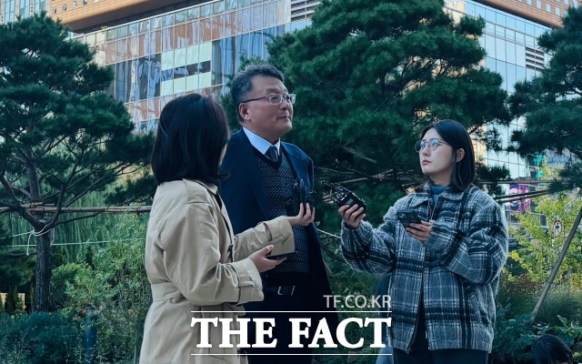 김건희특검 새 특검보로 임명된 김경호 특검보가 27일 오전 첫 출근하고 있다. /정채영 기자