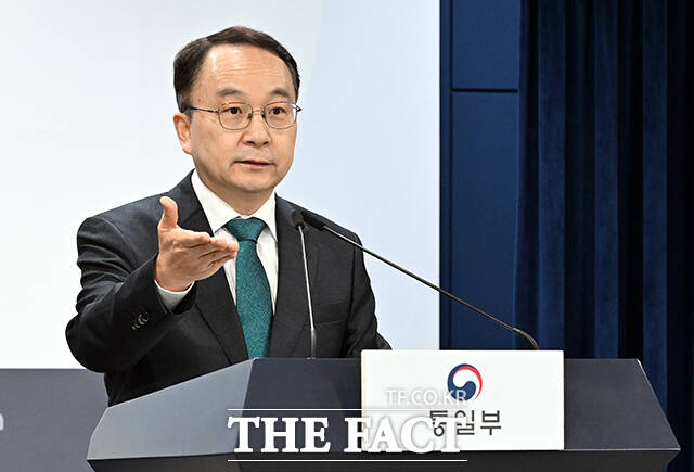 구병삼 통일부 대변인이 27일 오전 서울 종로구 정부서울청사에서 정례브리핑을 하고 있다. /임영무 기자