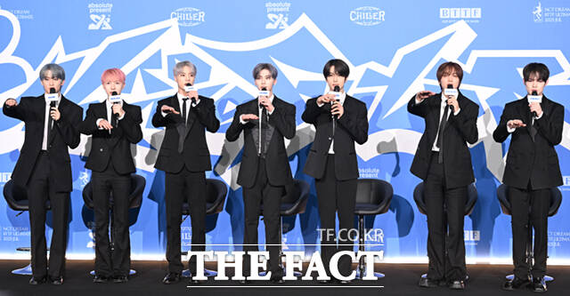 그룹 NCT DREAM이 11월 17일 여섯 번째 미니앨범 Beat It Up을 발매한다. 사진은 NCT DREAM의 마크 런쥔 제노 재민 지성 해찬 천러(왼쪽부터)가 7월 14일 서울 송파구 롯데시네마 월드타워에서 열린 다섯 번째 정규앨범 Go Back To The Future 제작발표회에 참석해 인사하고 있는 모습이다./이새롬 기자