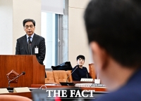  국감 출석해 답변하는 박영우 전 대유위니아 회장 [포토]