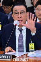  질의 답변하는 노동진 수협중앙회장 [포토]