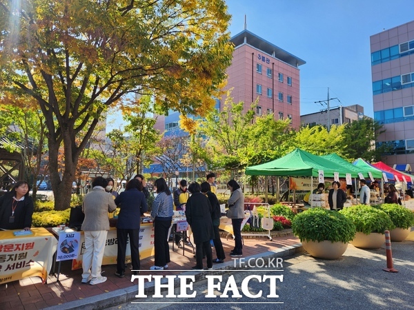 지난해 개최된 2024 찾아가는 자활가게 운영 모습 /대전 중구