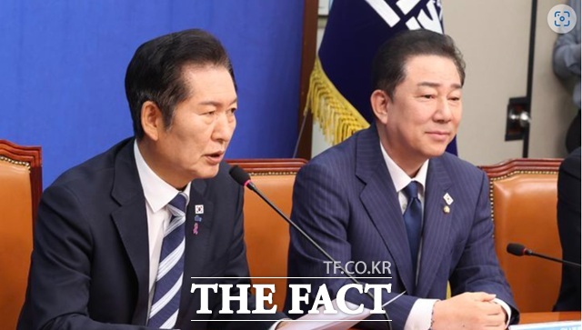 정청래 더불어민주당 대표는 지난 27일 국회에서 열린 최고위원회의에서 경주 아시아태평양경제협력체(APEC) 정상회의가 임박하자 국민의힘에 외교 슈퍼위크인 이번 주만이라도 여야가 정쟁을 멈추자고 제안했다. /뉴시스