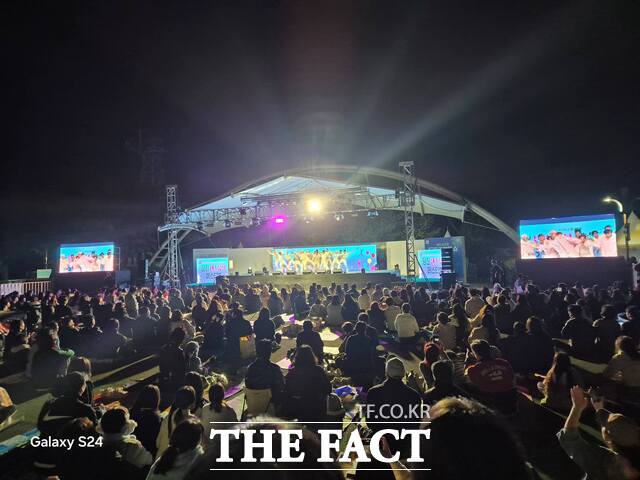 당진 댄스&뮤직 페스티벌이 25~26일 양일간 삽교호관광지 바다공원 일원에서 개최됐다. /당진시