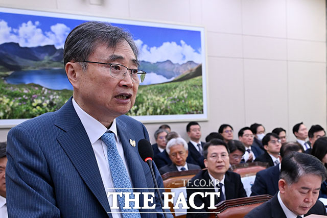 조현 외교부 장관이 28일 오전 서울 여의도 국회에서 열린 국회 외교통일위원회의 외교부 등에 대한 종합감사에서 모두발언을 하고 있다. /남용희 기자