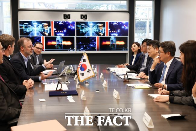 인테그리스 투자 간담회 모습. /경기도