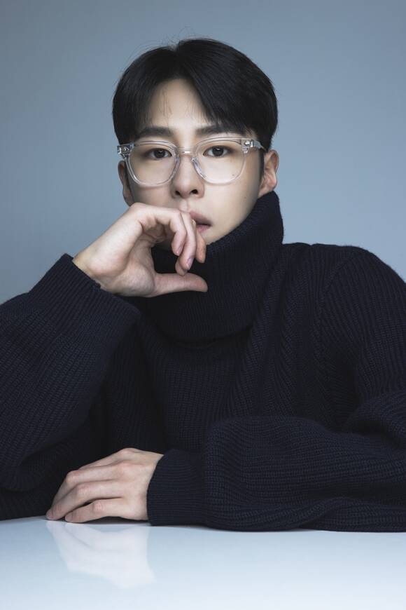 배우 이재욱이 KBS2 토일드라마 마지막 썸머로 첫 1인 2역 연기에 나선다. /로그스튜디오