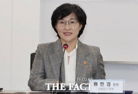  고용평등 정책 활성화 협약식에서 인사말하는 원민경 성평등가족부 장관 [포토]