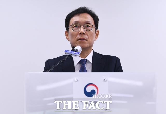 국토교통부가 HUG의 주택건설 관련 보증 요건·한도 완화 등 제도 개선을 통해 향후 연간 100조원 규모의 공적보증을 공급한다. /더팩트 DB