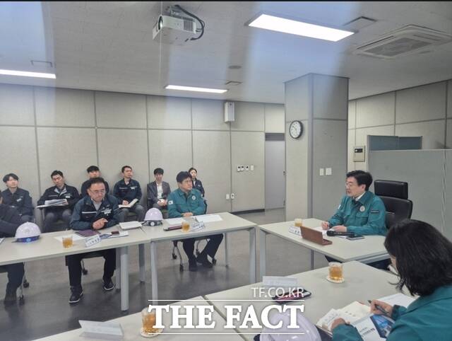 인천경제자유구역청은 29일 오후 송도국제도시 G타워에서 ‘2025년 하반기 안전보건관리 이행점검 보고회’를 개최했다./사진=인천경제청