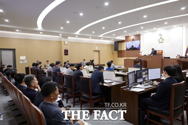 서천군의회가 제335회 임시회를 열고 있다. 이번 회기에서는 제9대 의회 마지막 군정질문이 진행됐다. /서천군의회