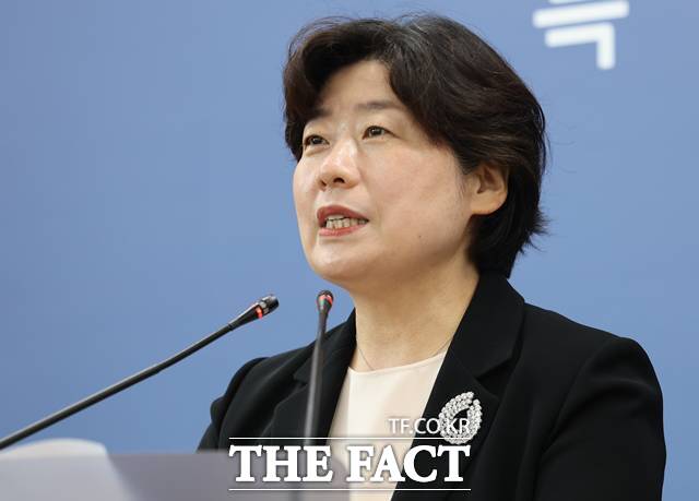 내란 사건을 수사하는 조은석 특별검사팀이 윤석열 전 대통령의 외환 혐의 수사를 두고 피의자 범위나 범죄사실이 확정되기에는 시간이 다소 걸릴 것 같다라며 윤 전 대통령을 포함한 핵심 피의자들의 기소는 오는 11월 예정이라고 밝혔다. /뉴시스