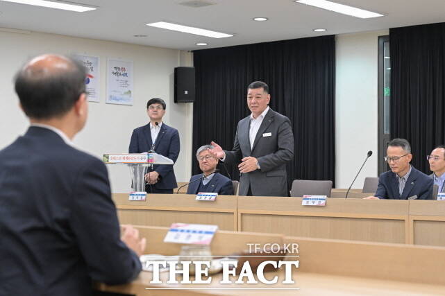 최원철 공주시장이 인삿말을 하고 있다. /공주시