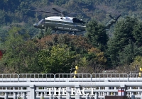  전용 헬기 '마린원' 탑승하고 경주 도착한 트럼프 대통령 [TF사진관]