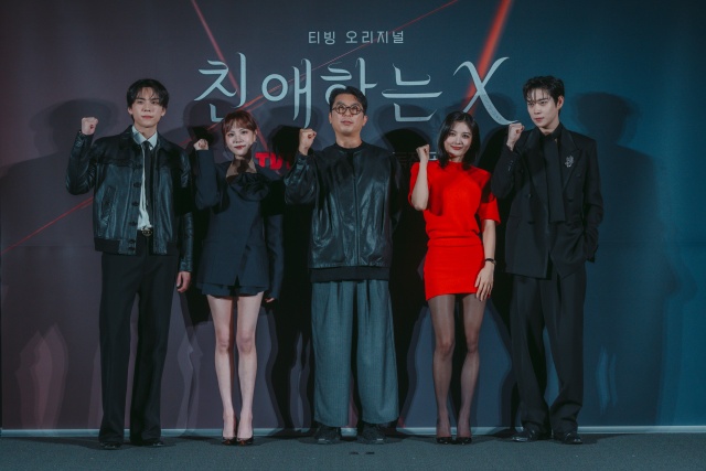 윤준서 역을 맡은 김영대(오른쪽)는 누군가를 일편단심으로 조건없이 사랑할 수 있는 인물을 또 만날 수 있을까 싶었다. 저에게 좋은 기회가 될 것 같았다고 말했다. /티빙