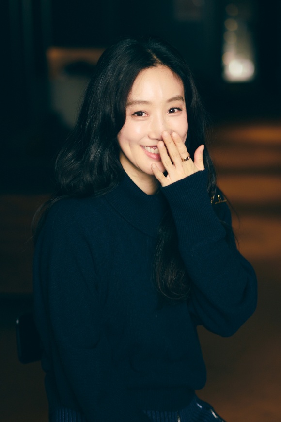 배우 정려원이 영화 하얀 차를 탄 여자 개봉을 기념해 인터뷰를 진행했다. /㈜바이포엠스튜디오