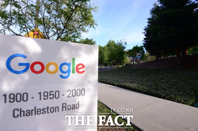 미국 구글 모회사 알파벳이 사상 처음으로 분기 매출 1000억달러를 돌파했다. /더팩트 DB