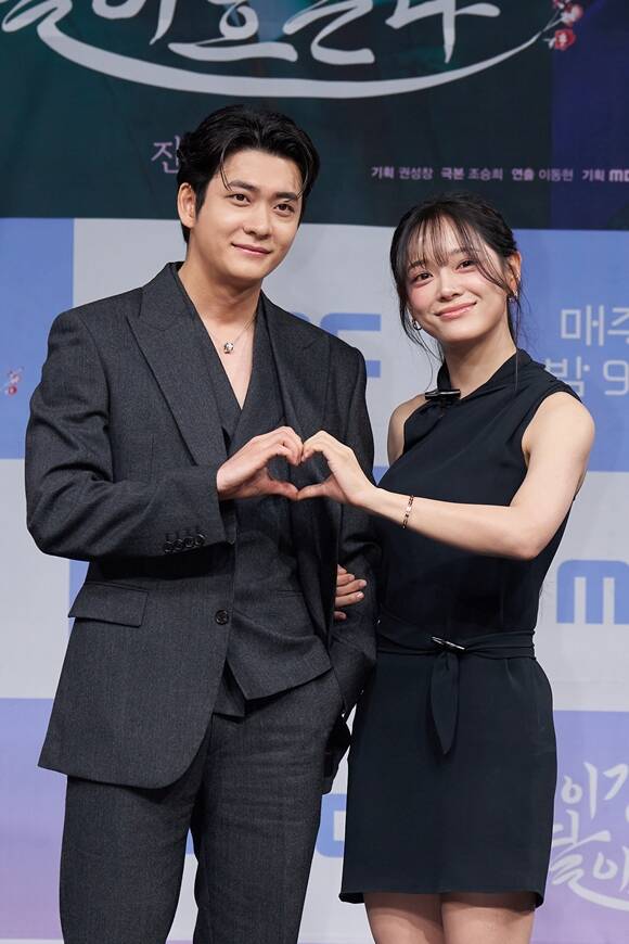 배우 강태오(왼쪽)와 김세정이 이강에는 달이 흐른다에서 로맨스 호흡을 맞춘다. /MBC