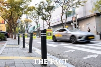  의왕시, 불법 주정차 주의 '반사스티커 표지판' 설치